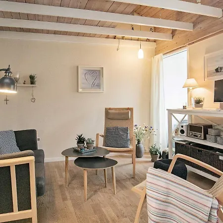 4 Person In R Sk Bing Ærøskøbing