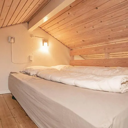 4 Person In Aeroskobing-by Traum